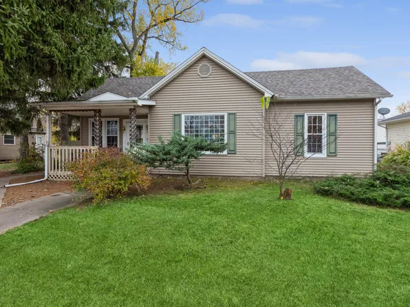 141 W Porter Ave, Chesterton, IN 46304