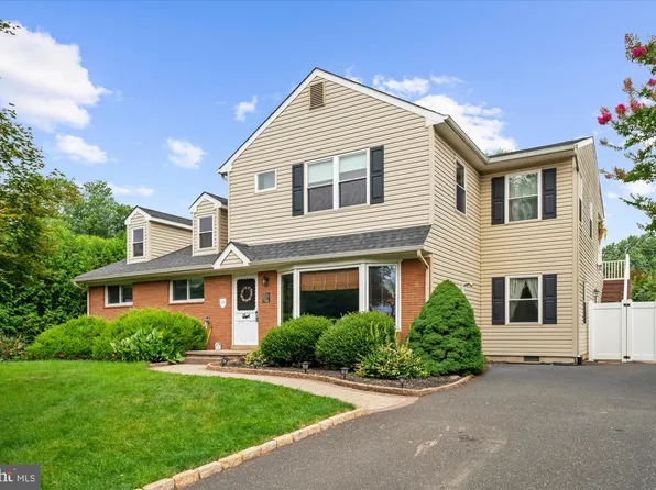 34 Butternut Dr, Hatboro, PA 19040