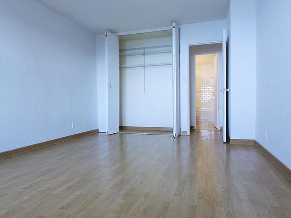 3rd image of 5800 Arlington Ave APT 19T