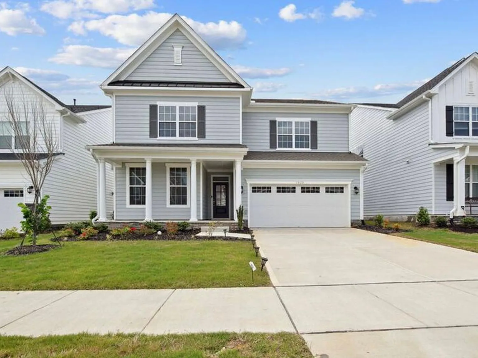 5 bed, 3000 sqft, $3,199 — Photo 3
