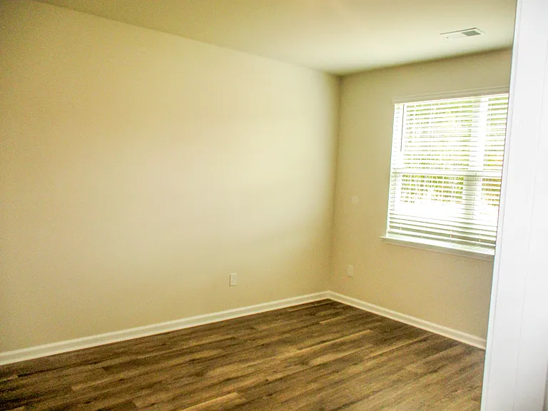 1443 Porchfield Dr — Photo 11
