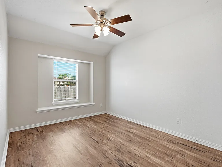 3011 Clear Springs Dr — Photo 28