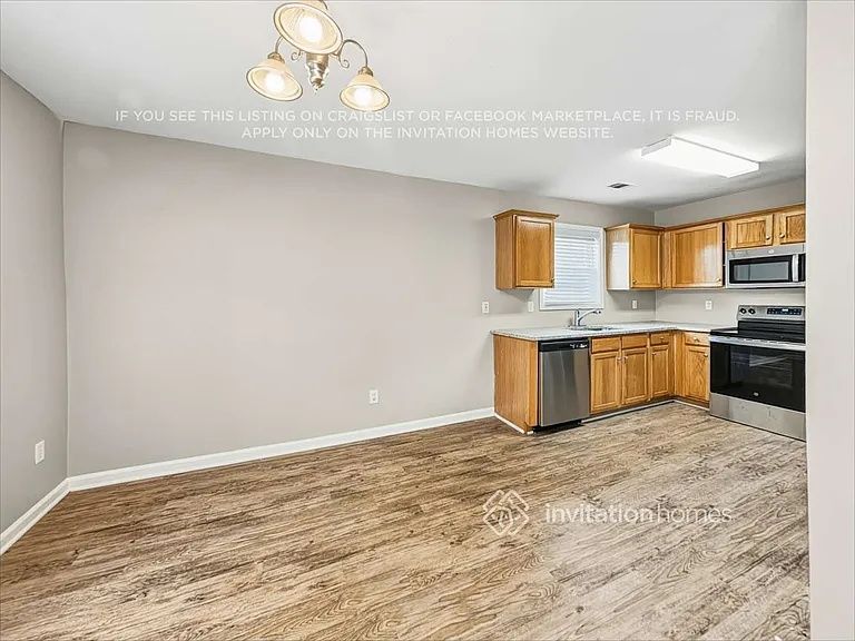 4730 Camelot Dr — Photo 8