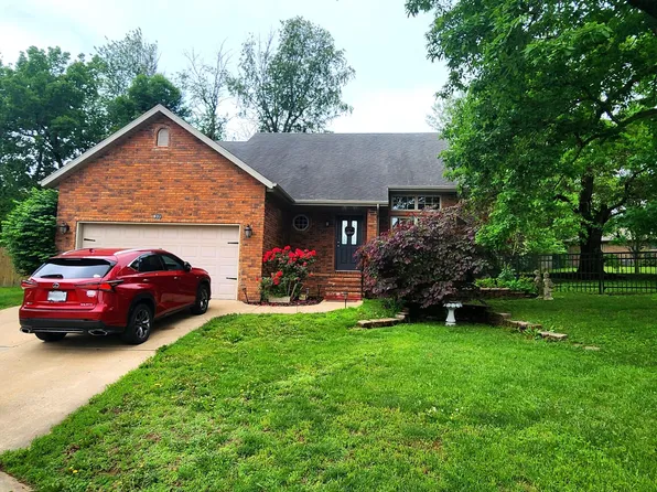 521 Cherrywood Avenue, Republic, MO 65738