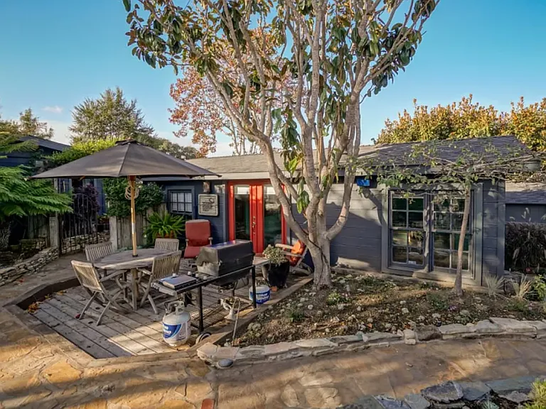 1497 Highland Pl — Photo 1