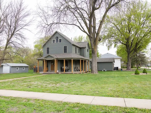 223 E 19th St, York, NE 68467