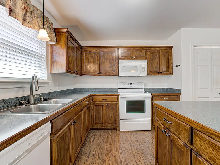 3727 Cedar Ridge Dr — Photo 15