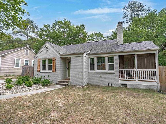 3rd image of 1622 Edgehill Rd