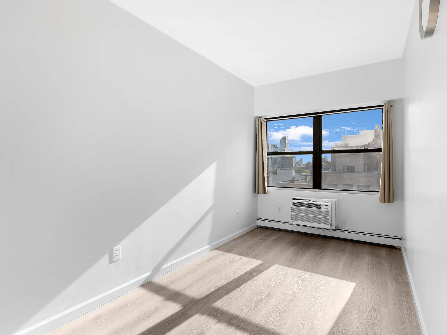 200 Bowery — Photo 3