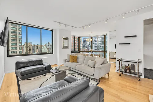 200 E 65th St #8D Photo 1