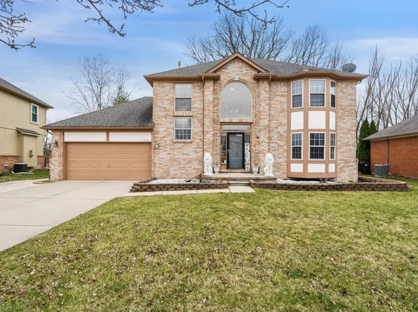 31226 Broderick Dr, Chesterfield, MI 48051