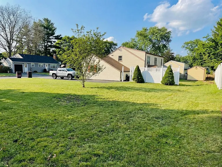 65 Barbara Ln — Photo 22