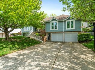 4065 SW Normandy Dr, Lees Summit, MO 64082
