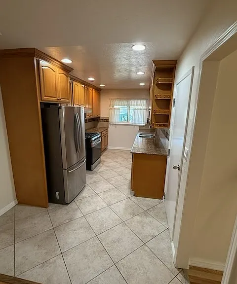 821 Bluefield Ln — Photo 4