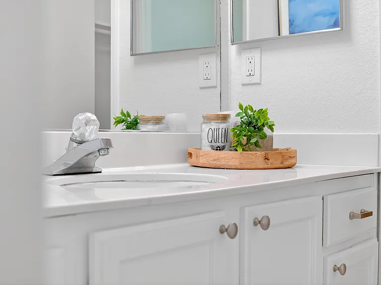 726 Buena Vista Pl — Photo 12
