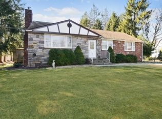 41 Lakeview Ave, Watchung, NJ 07069