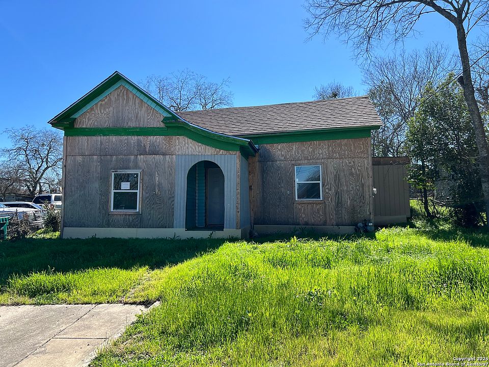 2nd image of 230 Chickering Ave