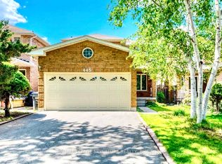 445 Malaga Rd, Mississauga, ON L5B 3V8