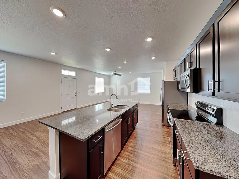 5936 W Verdigris Dr — Photo 3