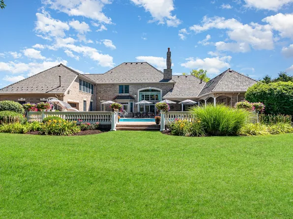 21246 S Woodland Way, Shorewood, IL 60404