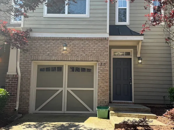 245 Linden Park Ln, Cary, NC 27519