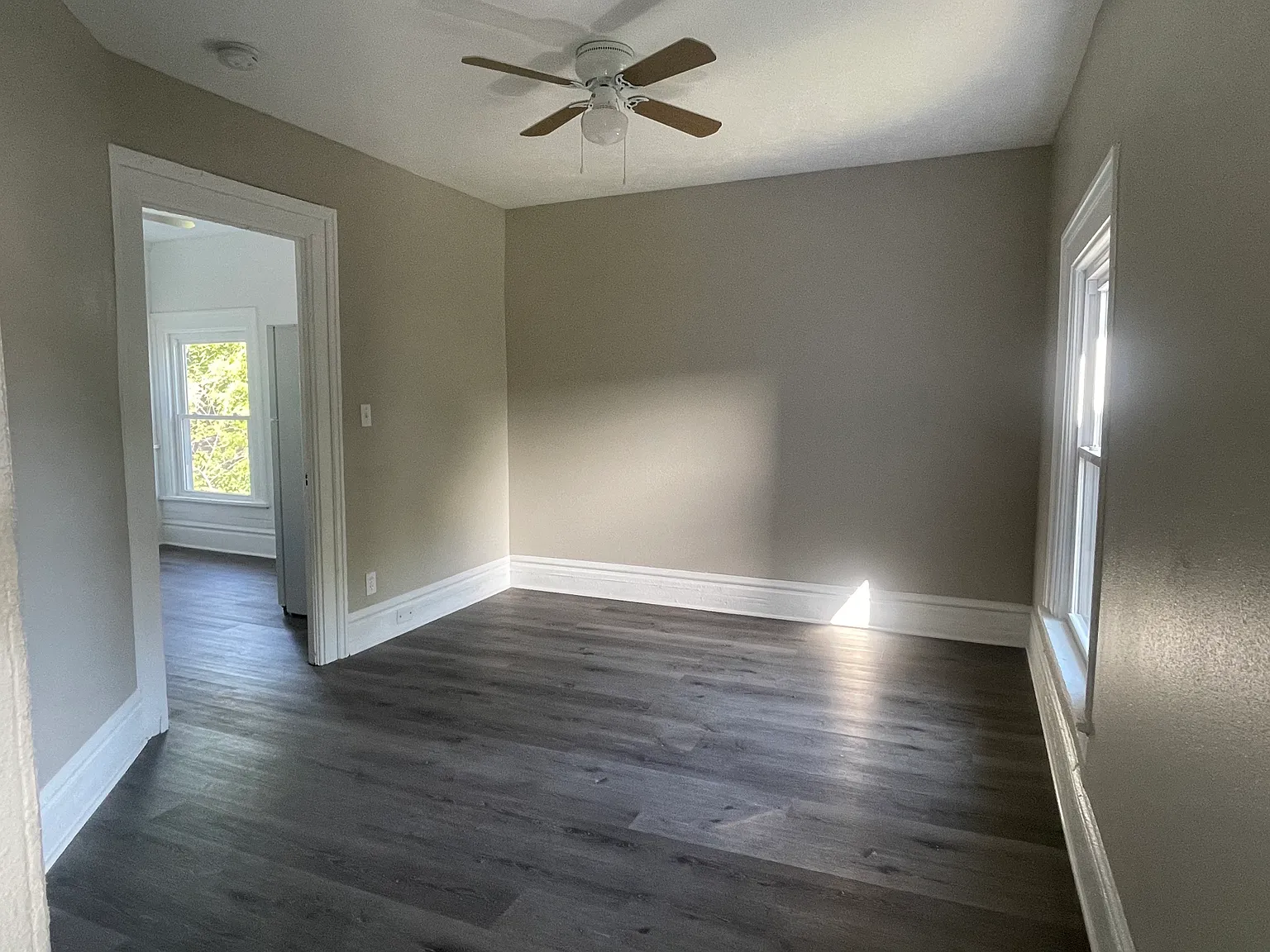 409 N Horsman St — Photo 3