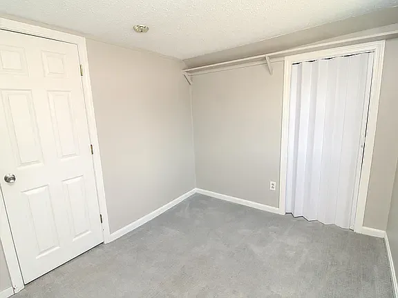 35 Mildred Ave — Photo 12