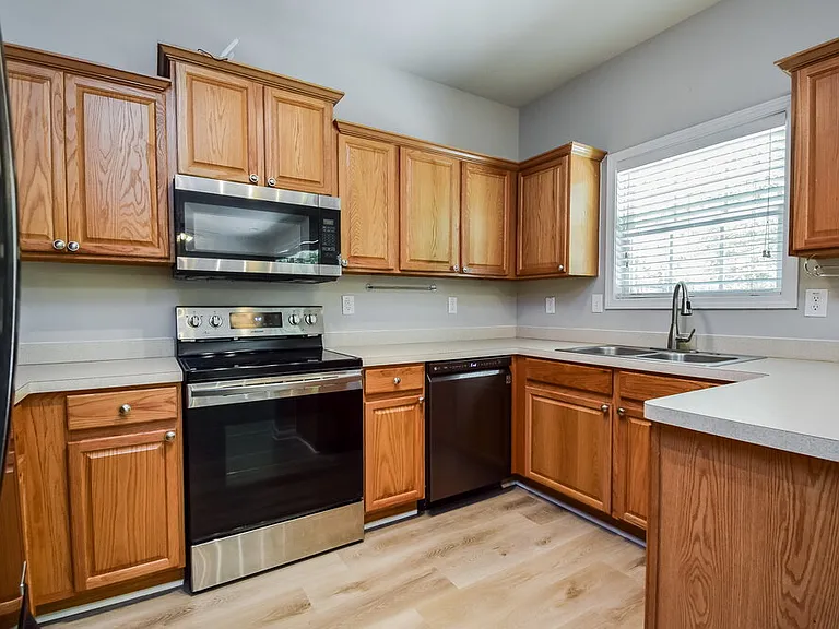 6933 Grand Hickory Dr — Photo 4