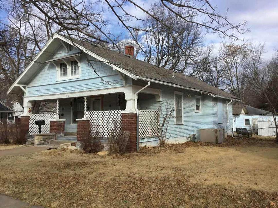 1st image of 930 W Locust Ave