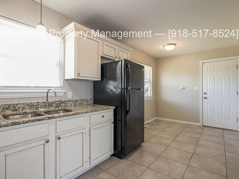 130 S 167th East Ave — Photo 6