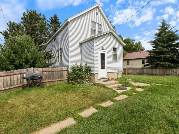 1004 E Madison St, Ely, MN 55731