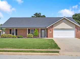 440 Carlson St, Centerton, AR 72719