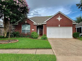 1015 Tennyson Dr, Pearland, TX 77584