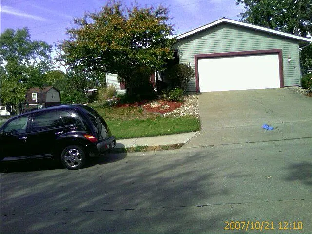 937 Chancellor Dr photo 1