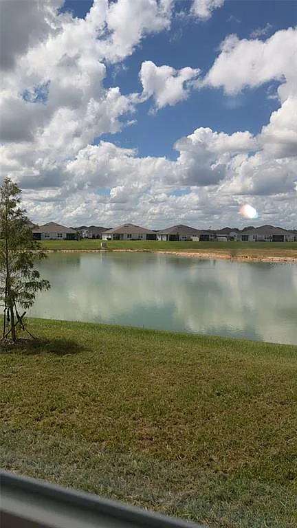 3 bed, 2.0 bath, 1564 sqft, $2,400 — Photo 3
