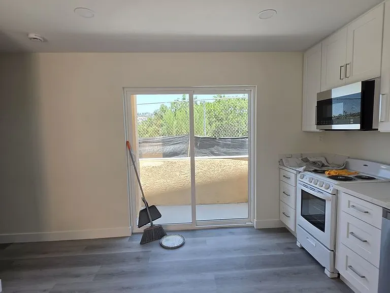 6328 Cleo St — Photo 6