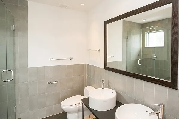 Sold by MNS | media 31