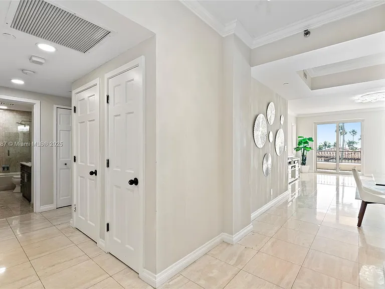19133 Fisher Island Dr #19133 — Photo 22
