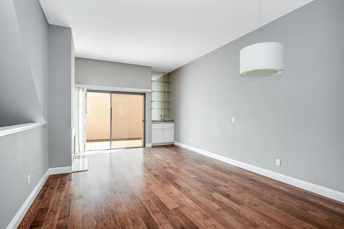 Building Photo - 9310 Towne Centre Dr #70