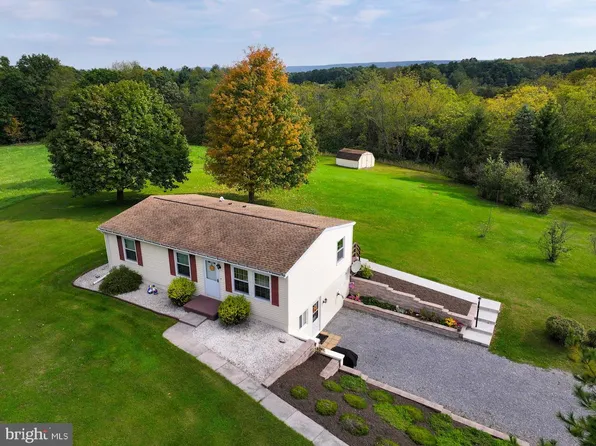 2061 Menchtown Rd, Everett, PA 15537