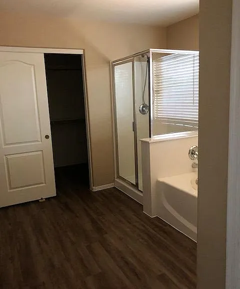 802 S 112th Ave — Photo 15
