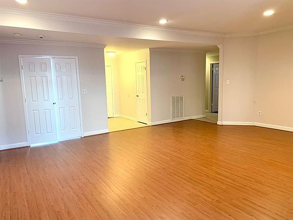 4th image of 3511 Green Fields Dr