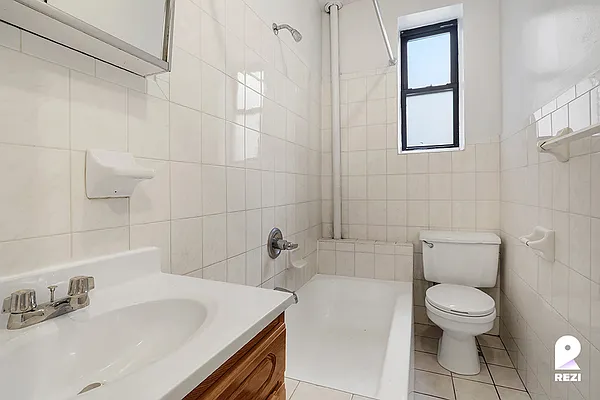 Rented by REZI | media 11