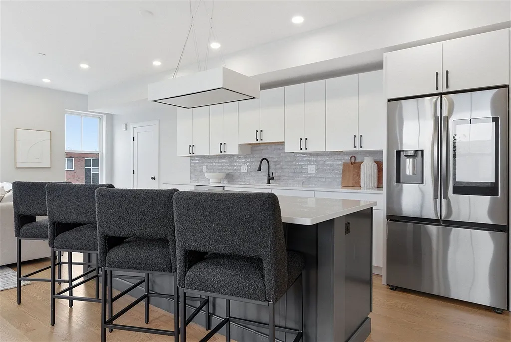 2 bed, 2.5 bath, 1787 sqft, $4,750 — Photo 4