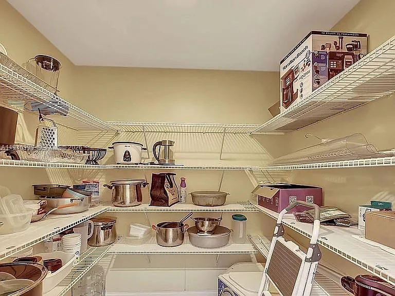 1018 SW Eckard Ave — Photo 15