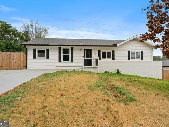 766 Longleaf Dr, Forest Park, GA 30297