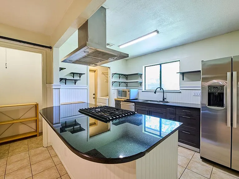 1105 Stratford Cv — Photo 15