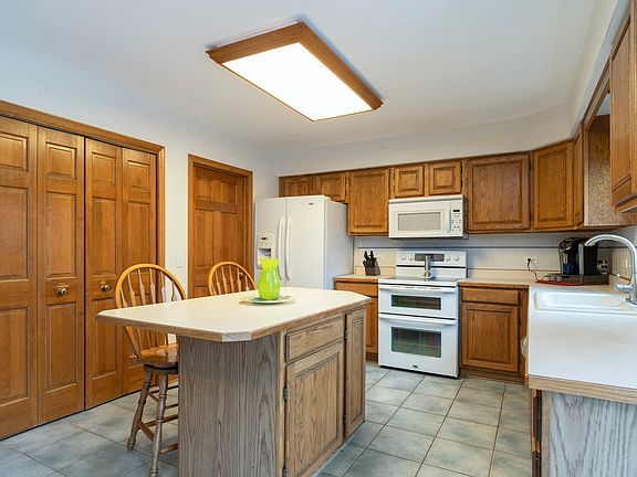 5th image of 13315 S Columbine Cir