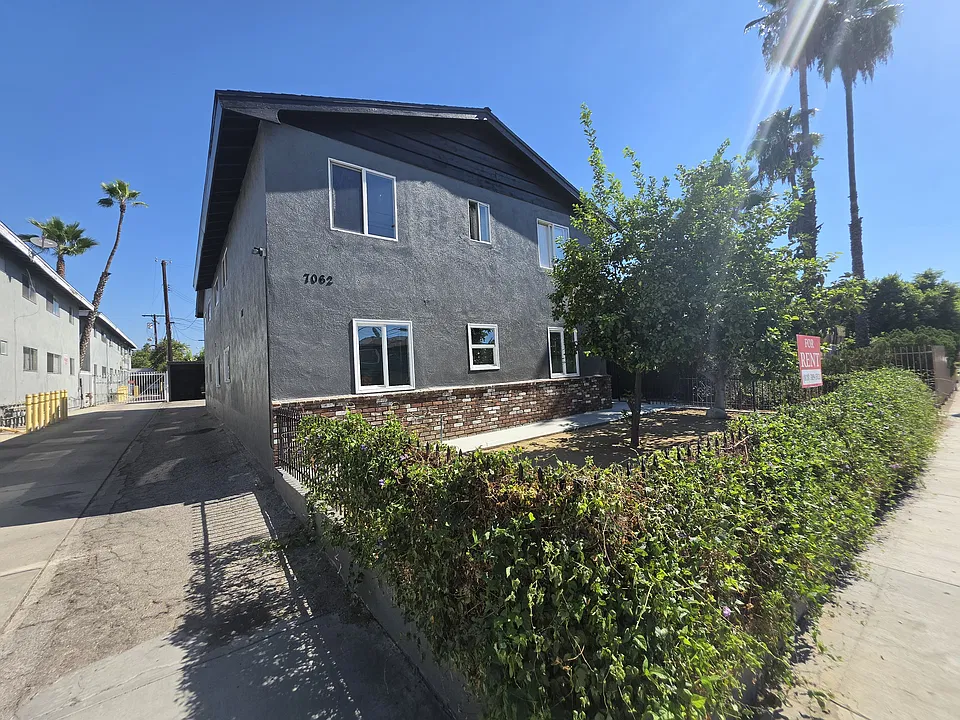 7062 Fulton Ave #1