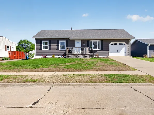 602 14th Pl, Camanche, IA 52730